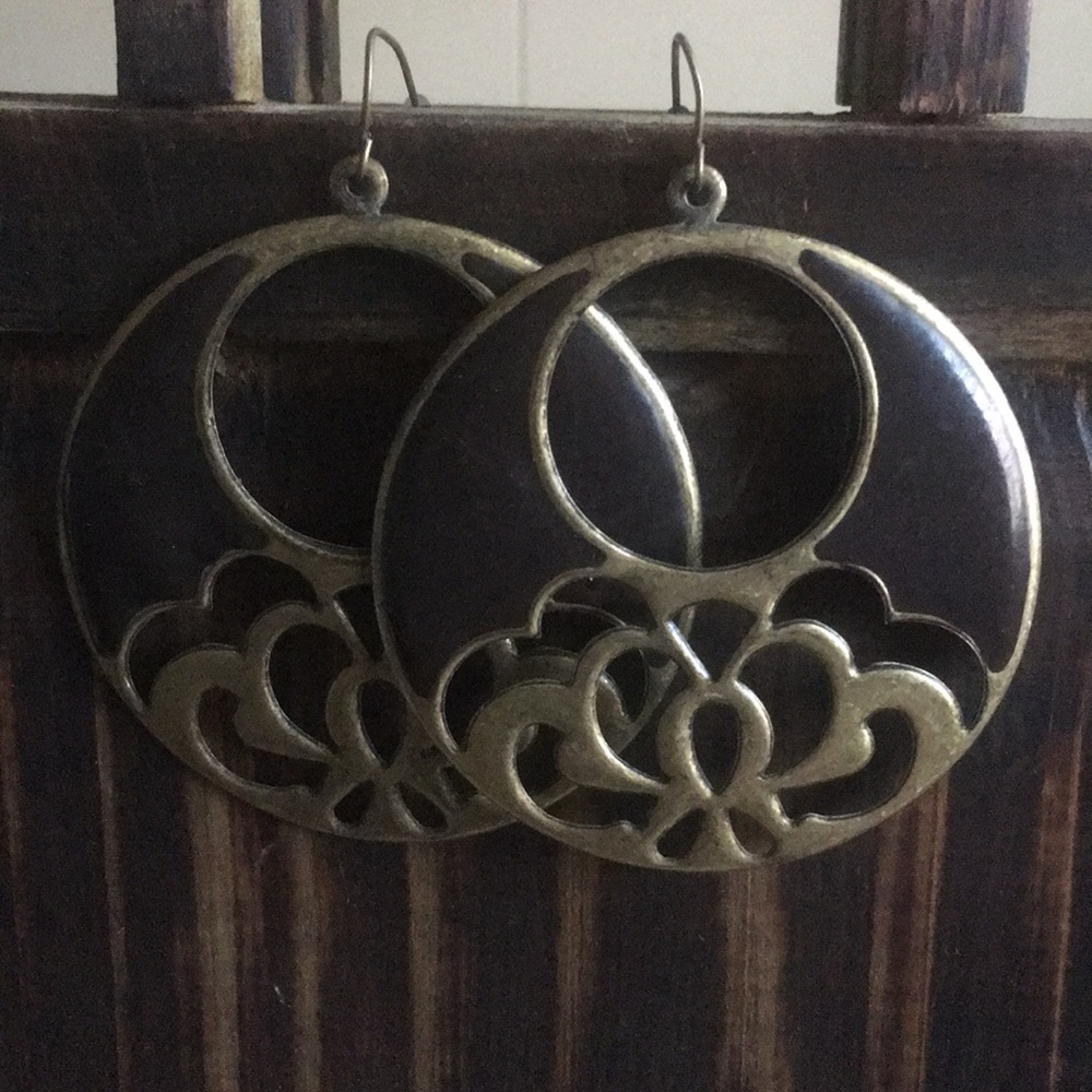 Beautiful medallion earrings!!